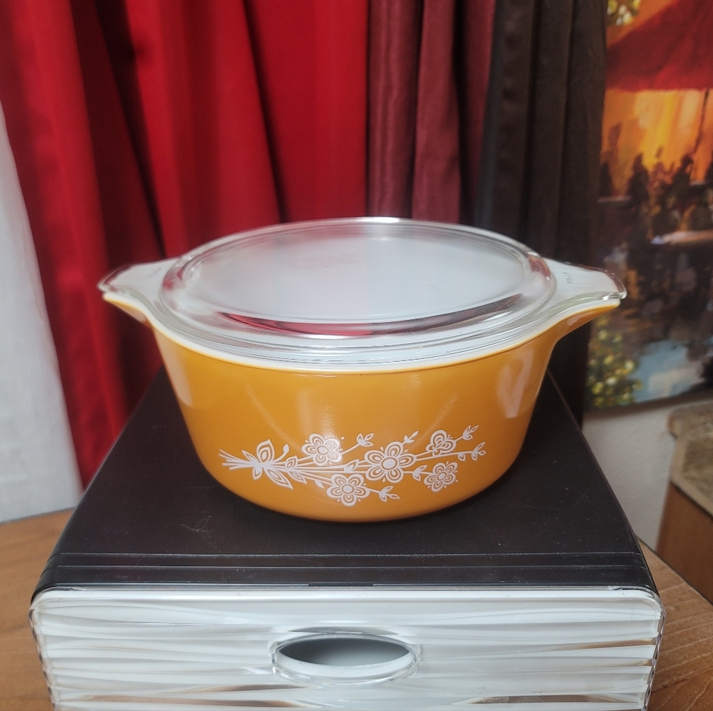 Butterfly Large Pyrex Casserole Dish 475-B Vintage 70s with Lid Gold Orange - Picture 3 of 12